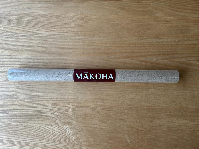 Kōwhaiwhai pepa | Wrapping paper roll